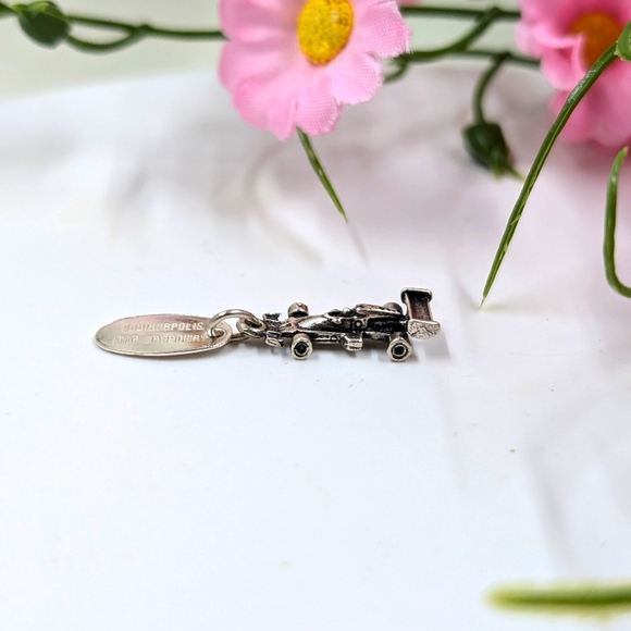 Race Car Vintage 925 Sterling Silver Signed Indianapolis Motor Pendant - Picture 2 of 6